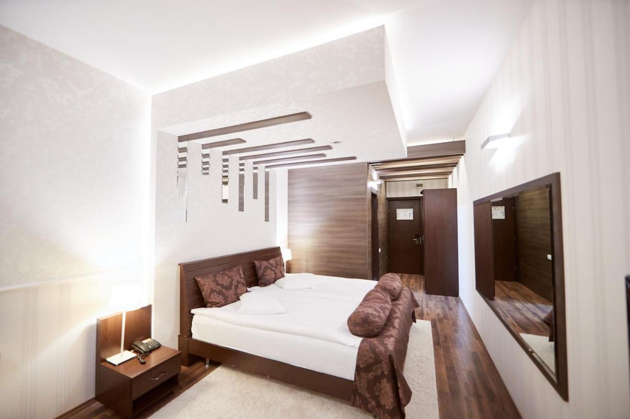 Hotel Belvedere บราชอฟ ภายนอก รูปภาพ