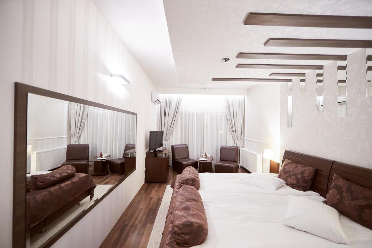 Hotel Belvedere บราชอฟ ภายนอก รูปภาพ